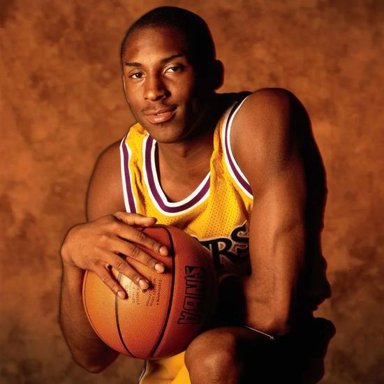 前场逼抢和 前场逼抢和